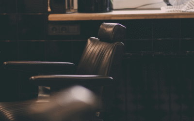 La Carte des Matériaux Durables : Choisir un Mobilier de Salon Résistant, Facile à Nettoyer et Écologique (Bois Recyclé, Métal Traité pour l&rsquo;Expertise 2025)